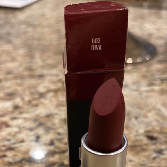 MAC Diva Matte Lipstick 💄PLEASE SEE DESCRIPTION! - Picture 4 of 4